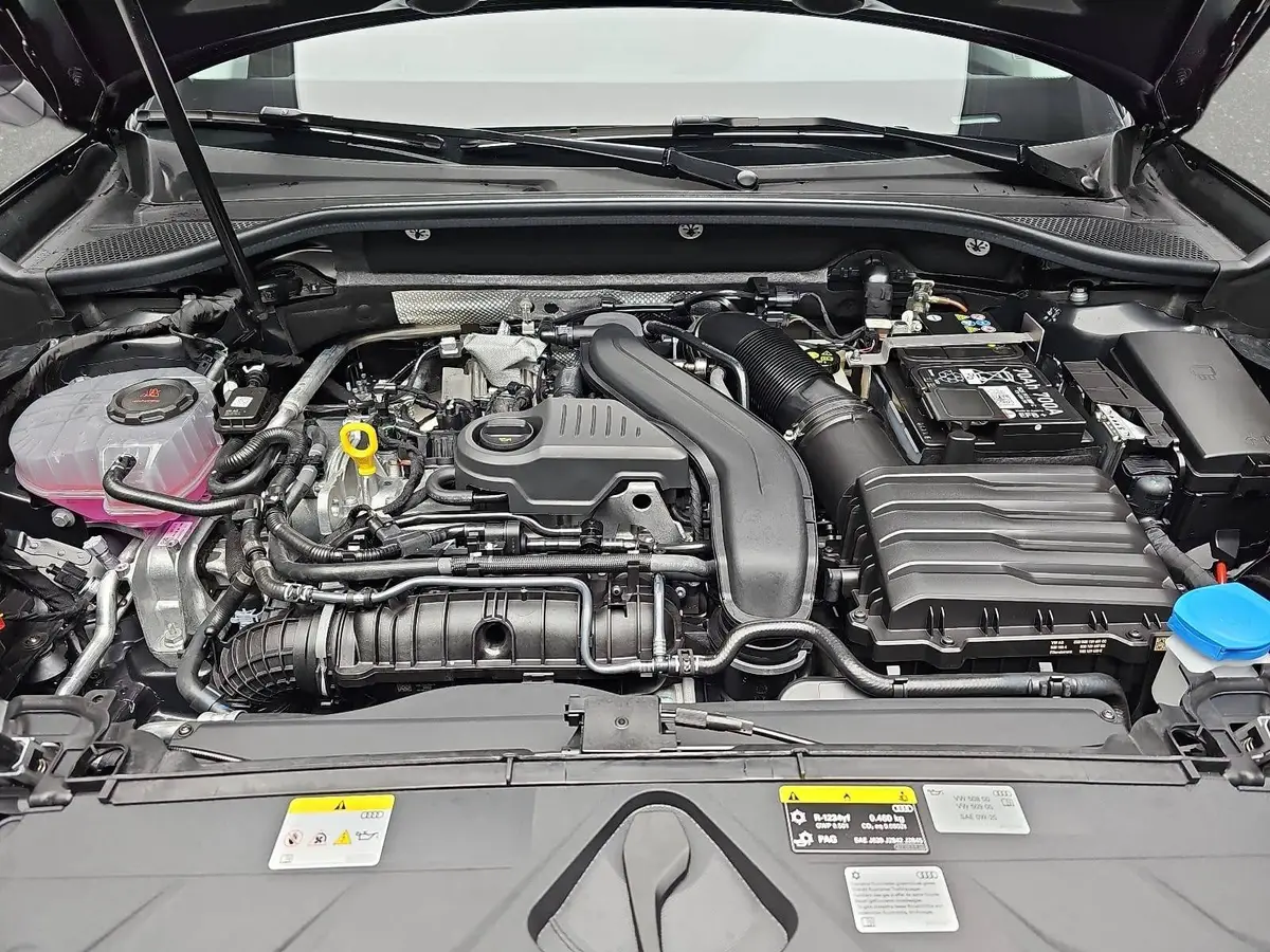 AUDI Q2 35 TFSI S-TRONIC S LINE NAVI LED ACC EL.HECKKL. WI