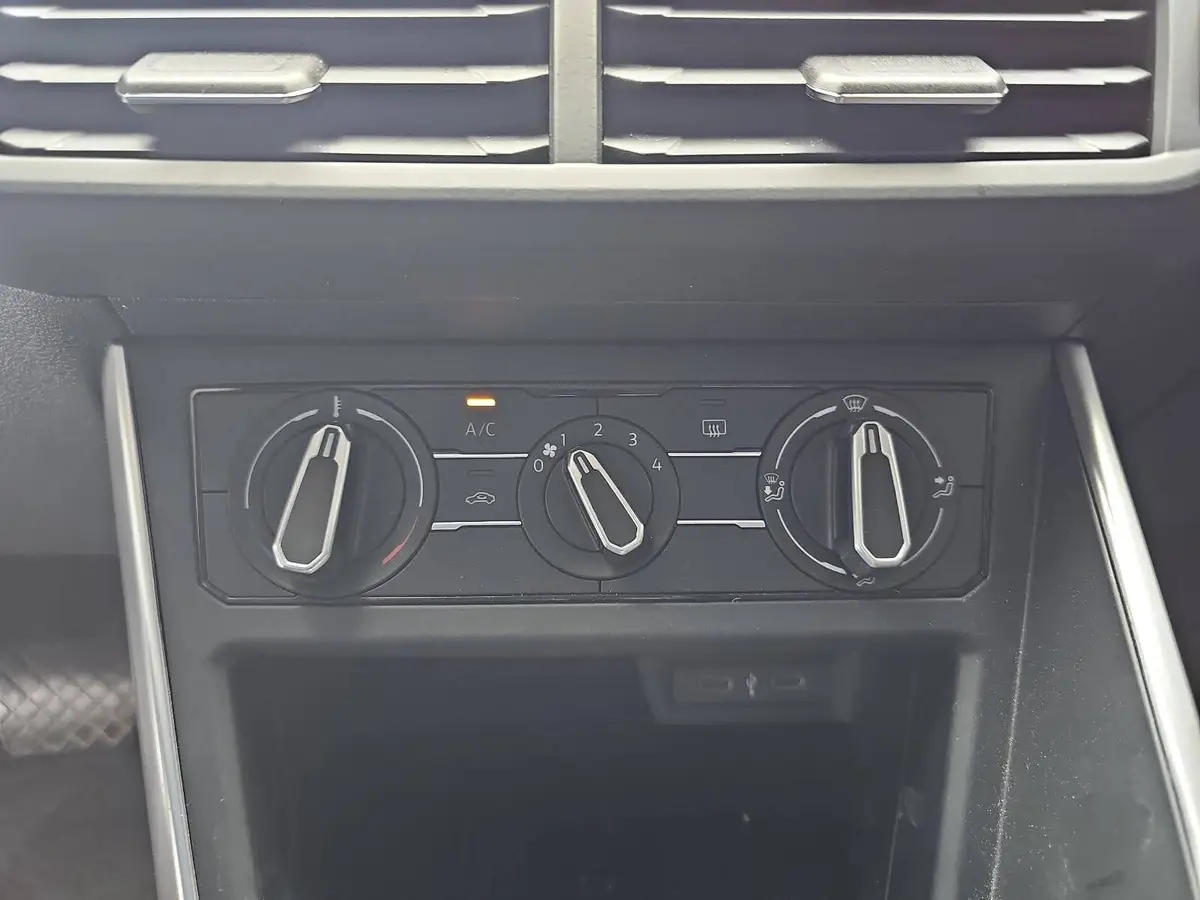 VW POLO 1.0 TSI DSG LIFE LED KLIMA APP-CONNECT SICHT PDC K