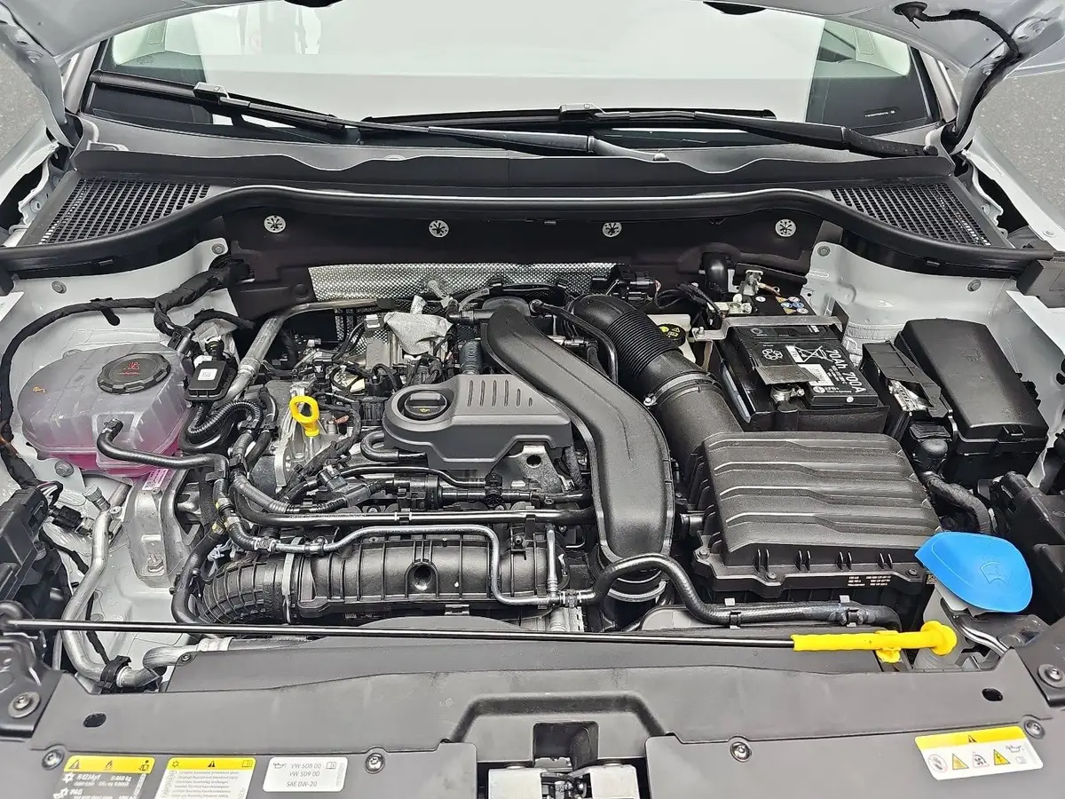 SKODA KAROQ 1.5 TSI DSG 130 JAHRE LED KAMERA AHK