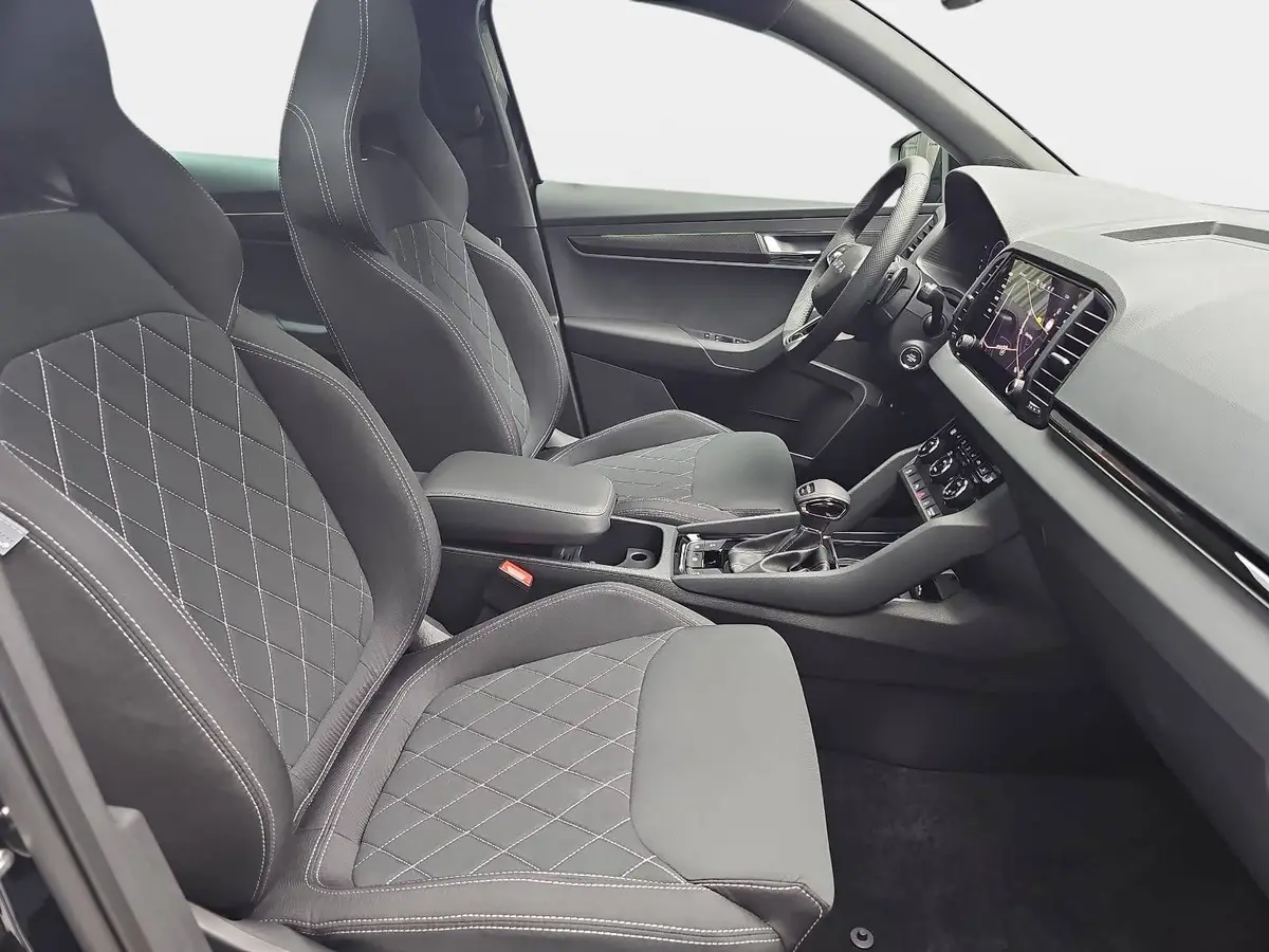 SKODA KAROQ 2.0 TSI DSG SPORTLINE 4X4 AHK PANO