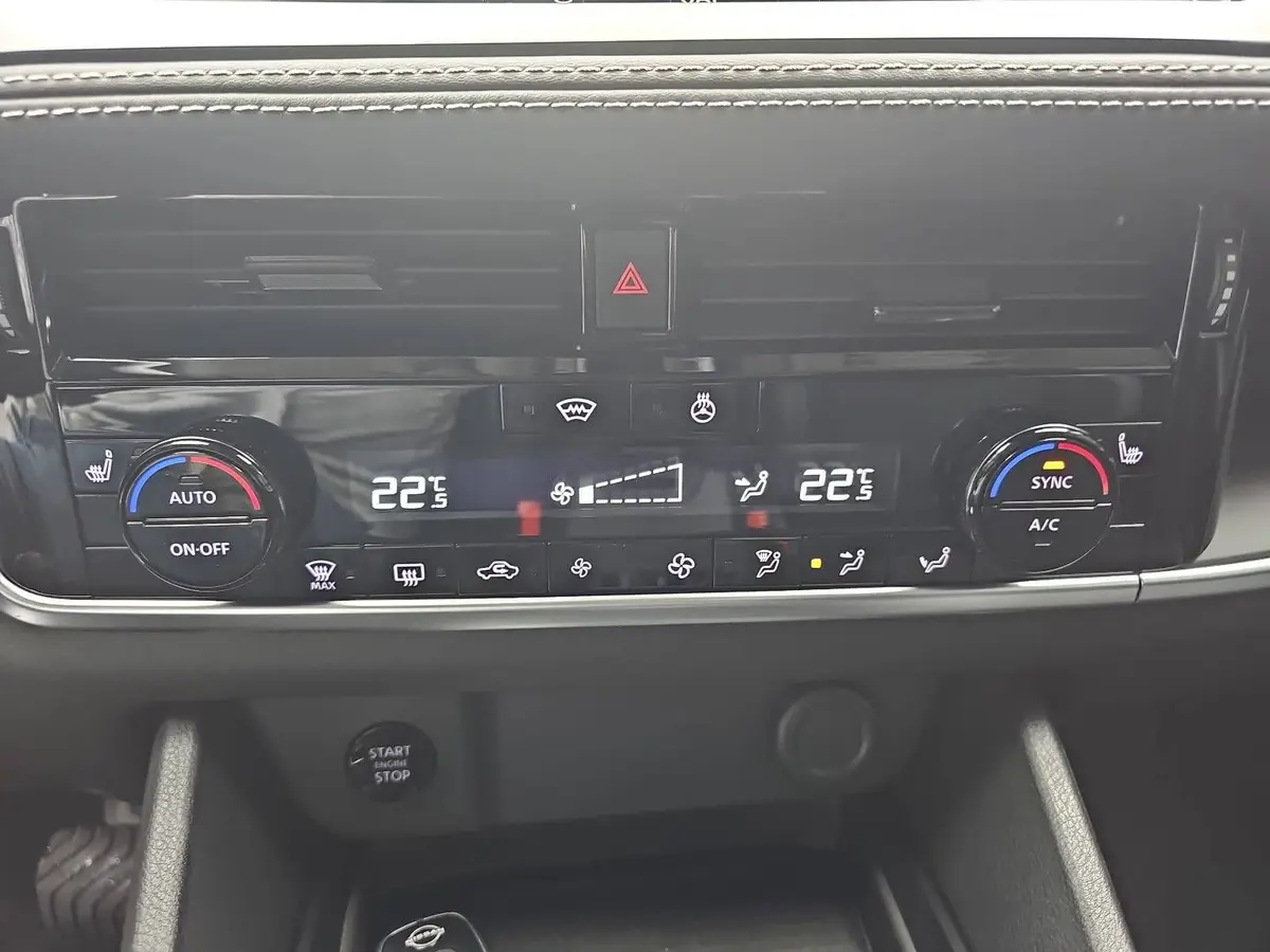 NISSAN QASHQAI 1.3 DIG-T MHEV AUTO. MJ27 N-CONNECTA WINTER EL-HECKKLAPPE PANO