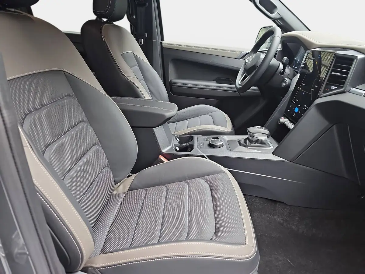 VW AMAROK 3.0 TDI AUTO. DOKA AVENTURA 4M NAVI LED EL.RO AHK