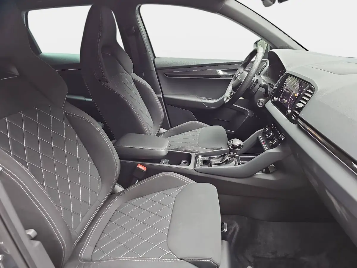 SKODA KAROQ 1.5 TSI DSG SPORTLINE NAVI LED ACC PANO WINTER KA