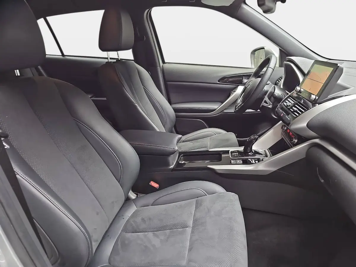 MITSUBISHI ECLIPSE CROSS 2.4 MIVEC PHEV CVT SELECT NAVI LED STANDH. 360° LM