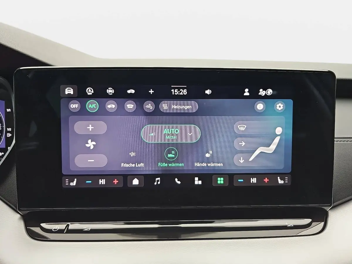 SKODA OCTAVIA COMBI 1.5 TSI DSG 130 JAHRE KLIMAAUTO LED SMARTLINK KAME