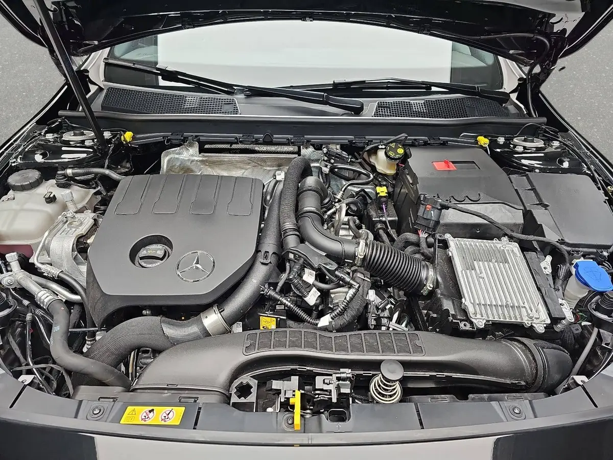 MERCEDES-BENZ A 180 DCT AMG LINE NAVI LED MBUX WINTER KAMERA LM18