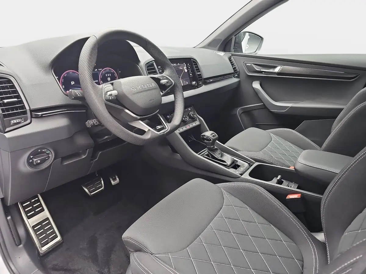 SKODA KAROQ 1.5 TSI DSG SPORTLINE NAVI LED-MATRIX PANO CANTON