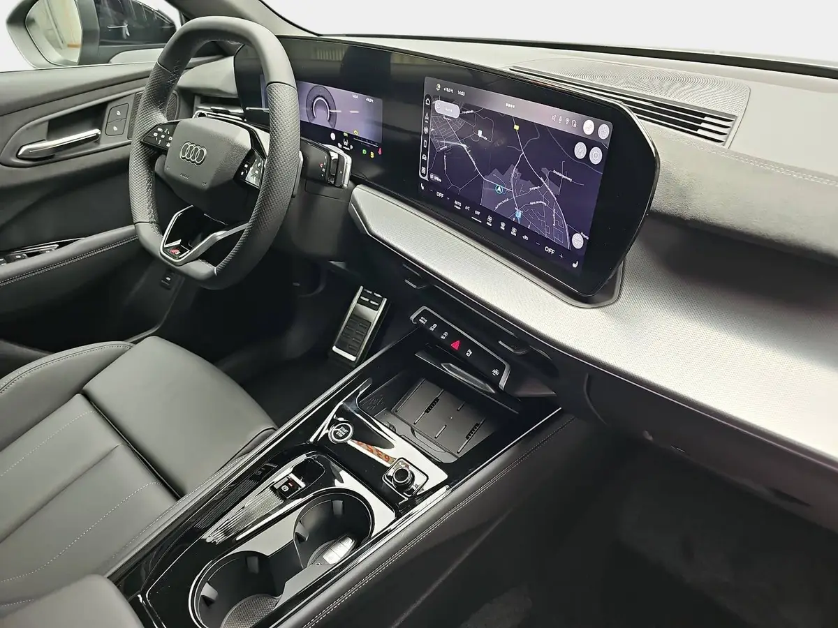 AUDI Q3 TFSI S-TRONIC S-LINE NAVI LED-PLUS PANO