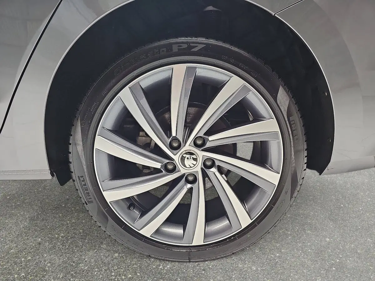 SKODA OCTAVIA COMBI 1.4 TSI IV DSG STYLE NAVI LM