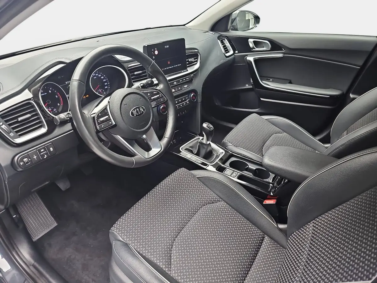 KIA CEED 1.6 CRDi Spirit Navi Winter P-Assist LM