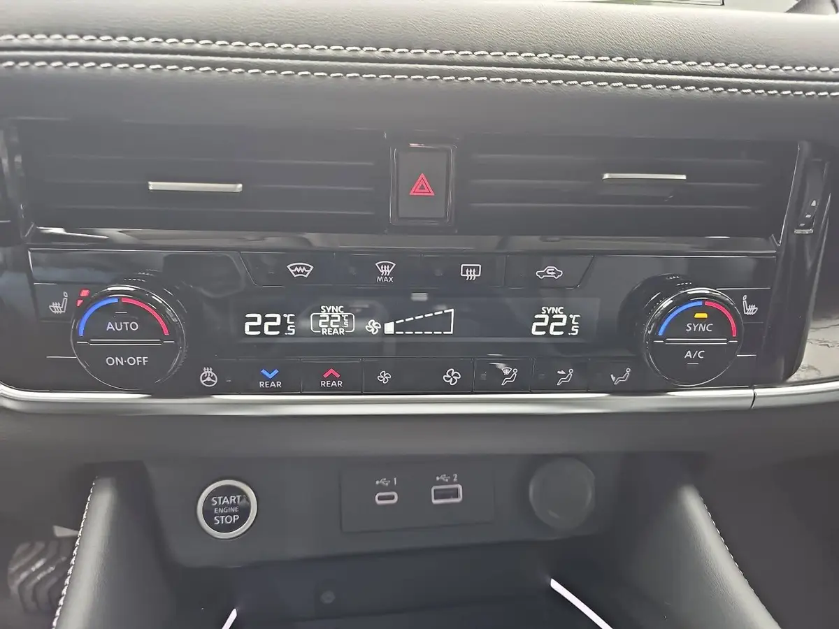 NISSAN X-TRAIL 1.5 VC-T MHEV AUTO. TEKNA PANORAMA BOSE 20ZOLL