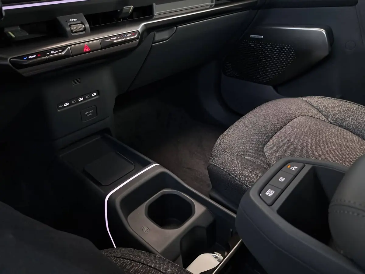 KIA EV2 61.0 KWH EARTH MJ27 4SITZE WINTER-CONNECT TECHN DRIVEWISE-PARK DESIGN