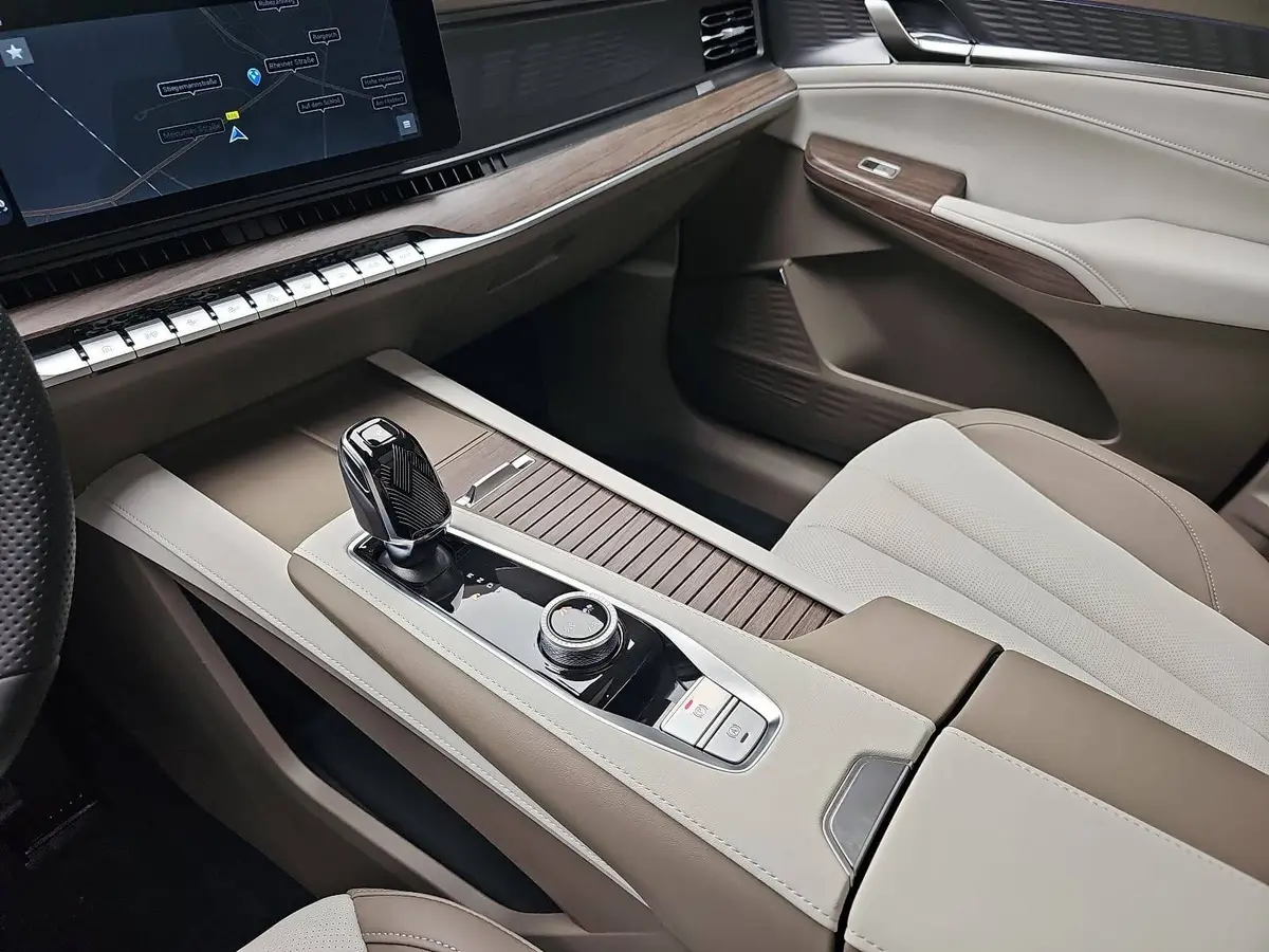 MG S9 PLUG-IN-HYBRID MY26 PREMIUM