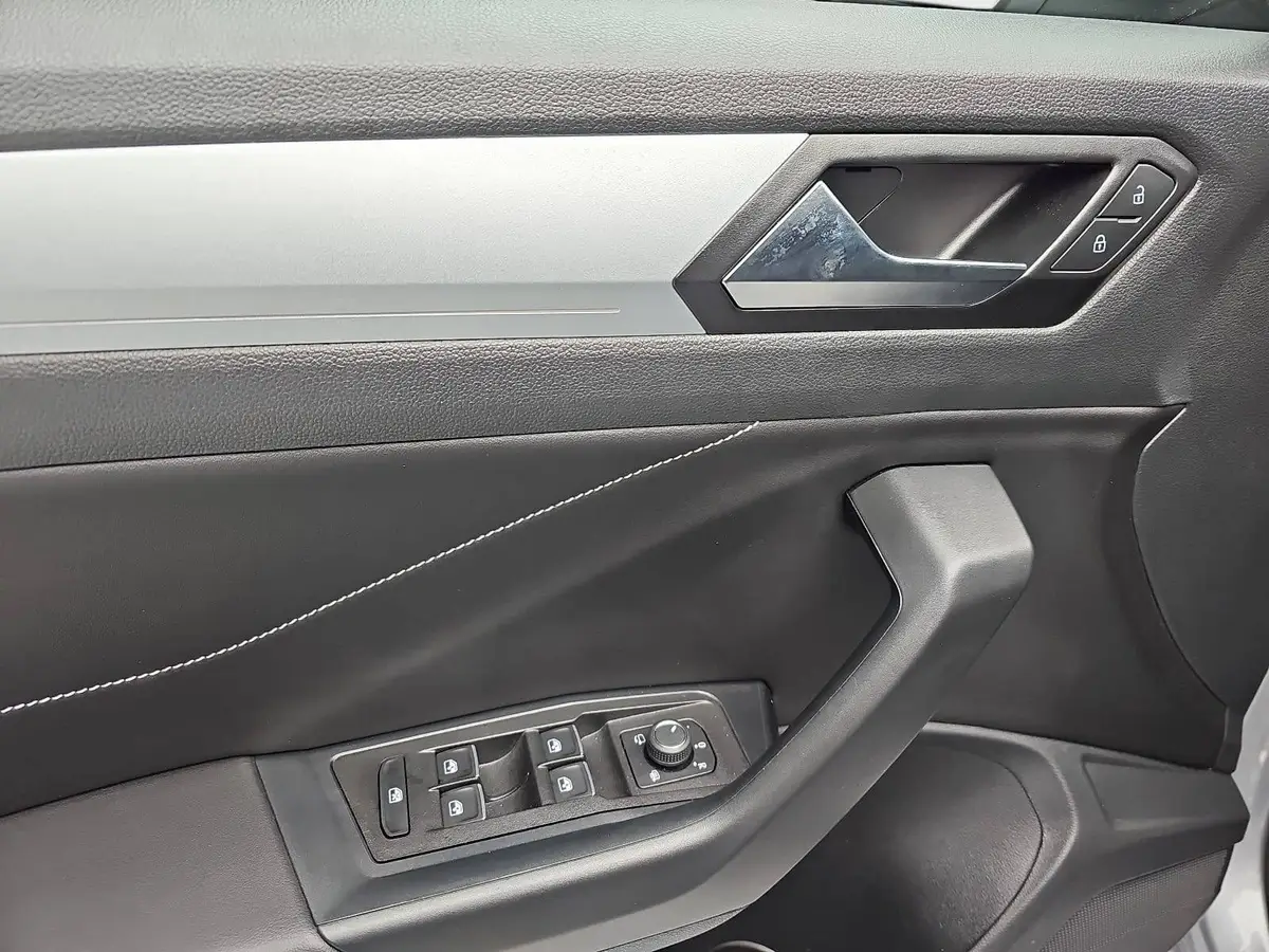 VW T-ROC 1.5 TSI DSG GOAL NAVI LED KLIMAAUTO ACC KAMERA AHK