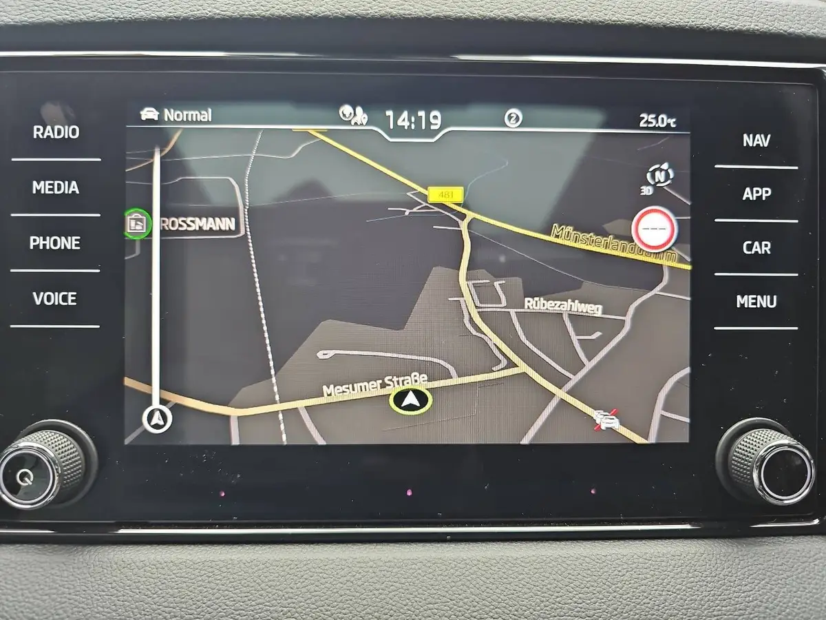 SKODA KAROQ 2.0 TSI DSG SPORTLINE 4X4 NAVI LED