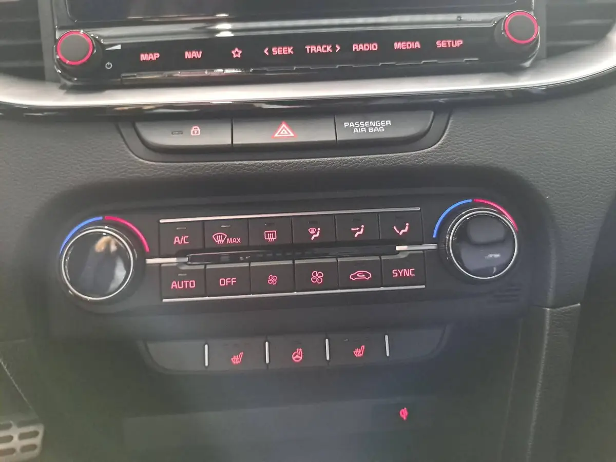 KIA CEED SW 1.5 T-GDI DCT7 GT-LINE TECHNOLOGIE LEDER PERFORMANCE