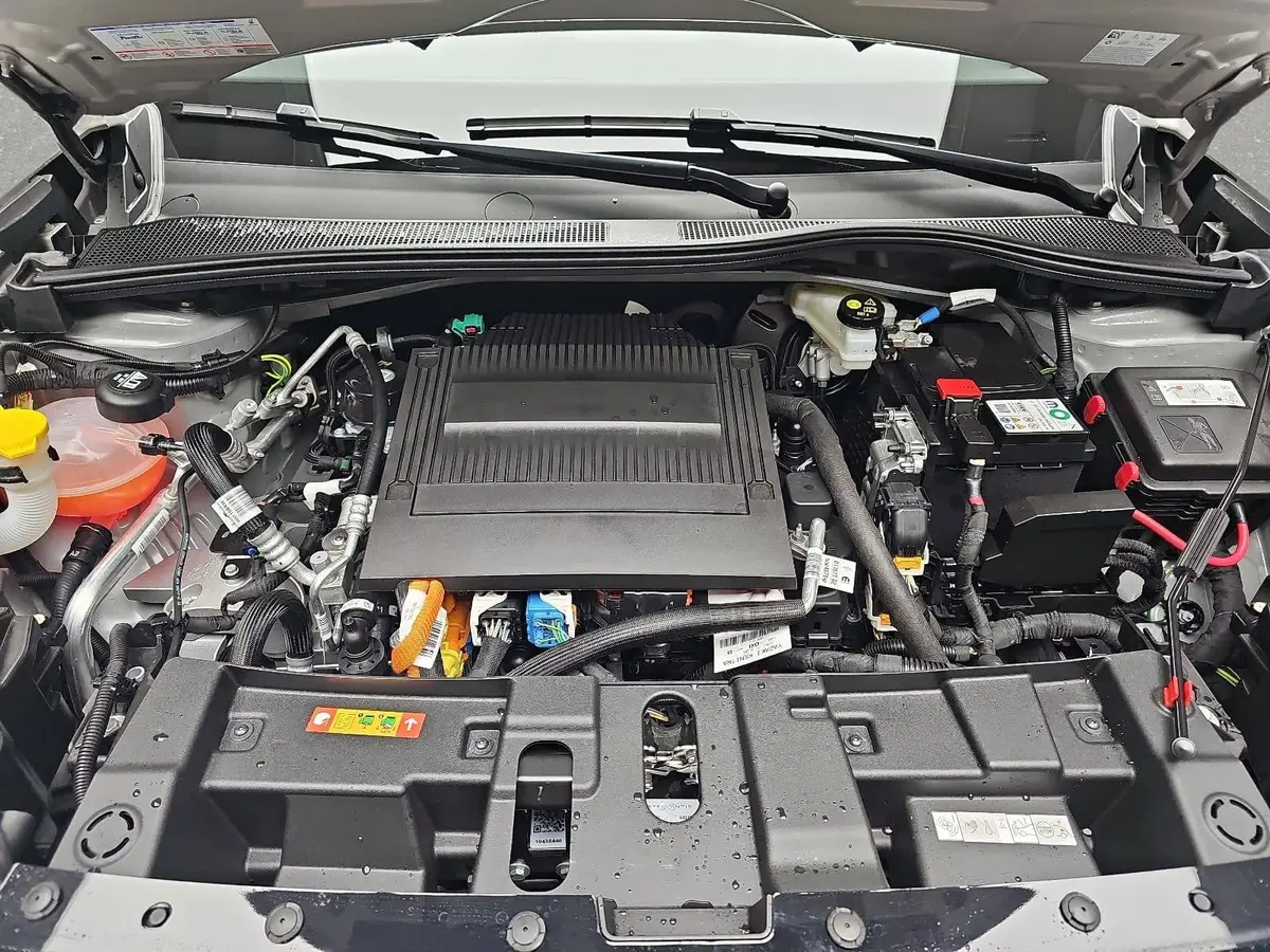 JEEP AVENGER ELEKTRO SUMMIT MJ26 LEDERSITZE INFOTAINMENT & KOMFORTPAKET