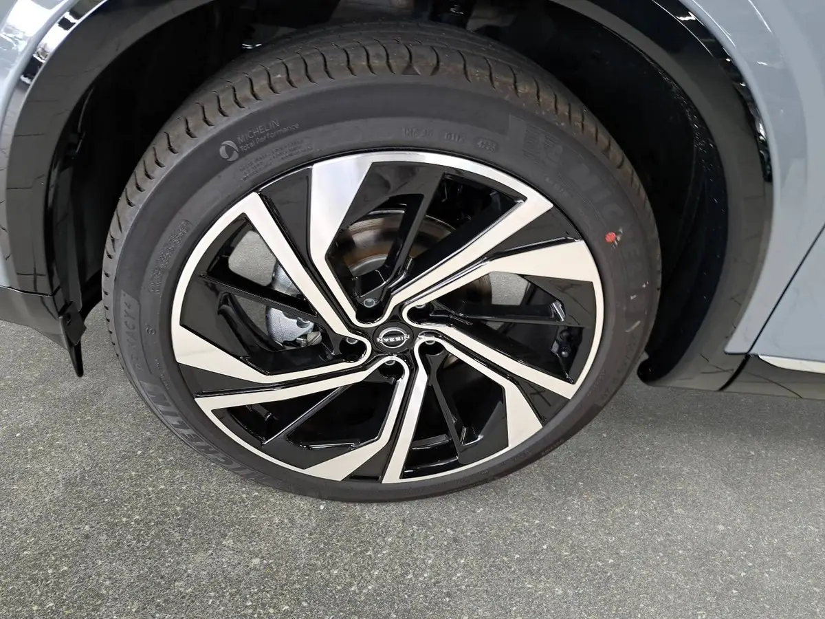 NISSAN QASHQAI 1.3 DIG-T MHEV AUTO. TEKNA PREMIUM PAKET 2-FARBEN