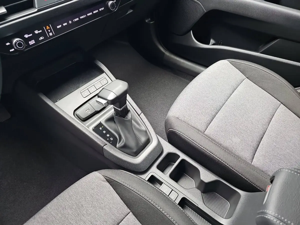 KIA STONIC 1.0 T-GDI 100 DCT VISION MJ26 SITZH. NAVI