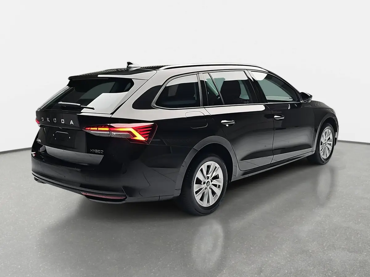 SKODA OCTAVIA COMBI 1.5 TSI DSG 130 JAHRE KLIMAAUTO LED SMARTLINK KAME