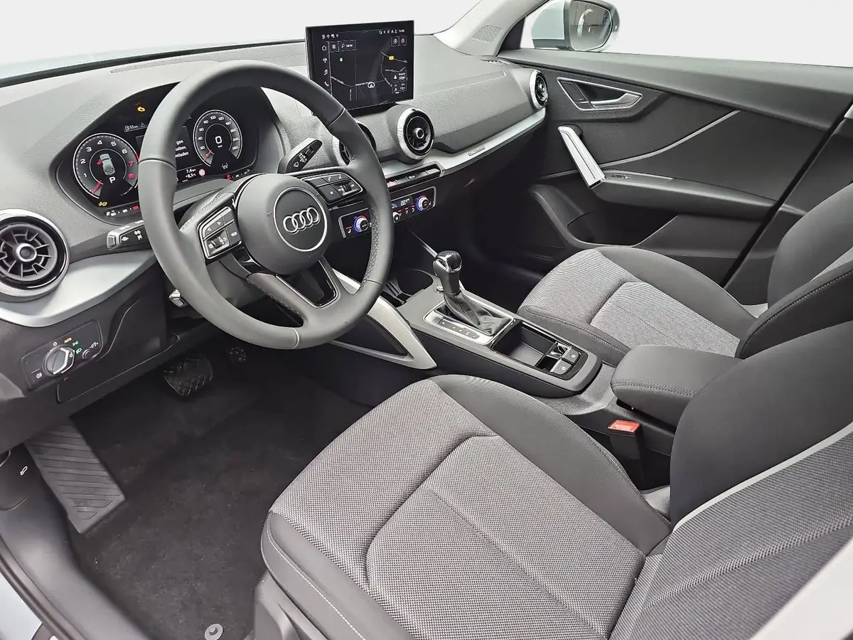 AUDI Q2 35 TFSI S-TRONIC S LINE NAVI LED ACC EL.HECKKL. WI