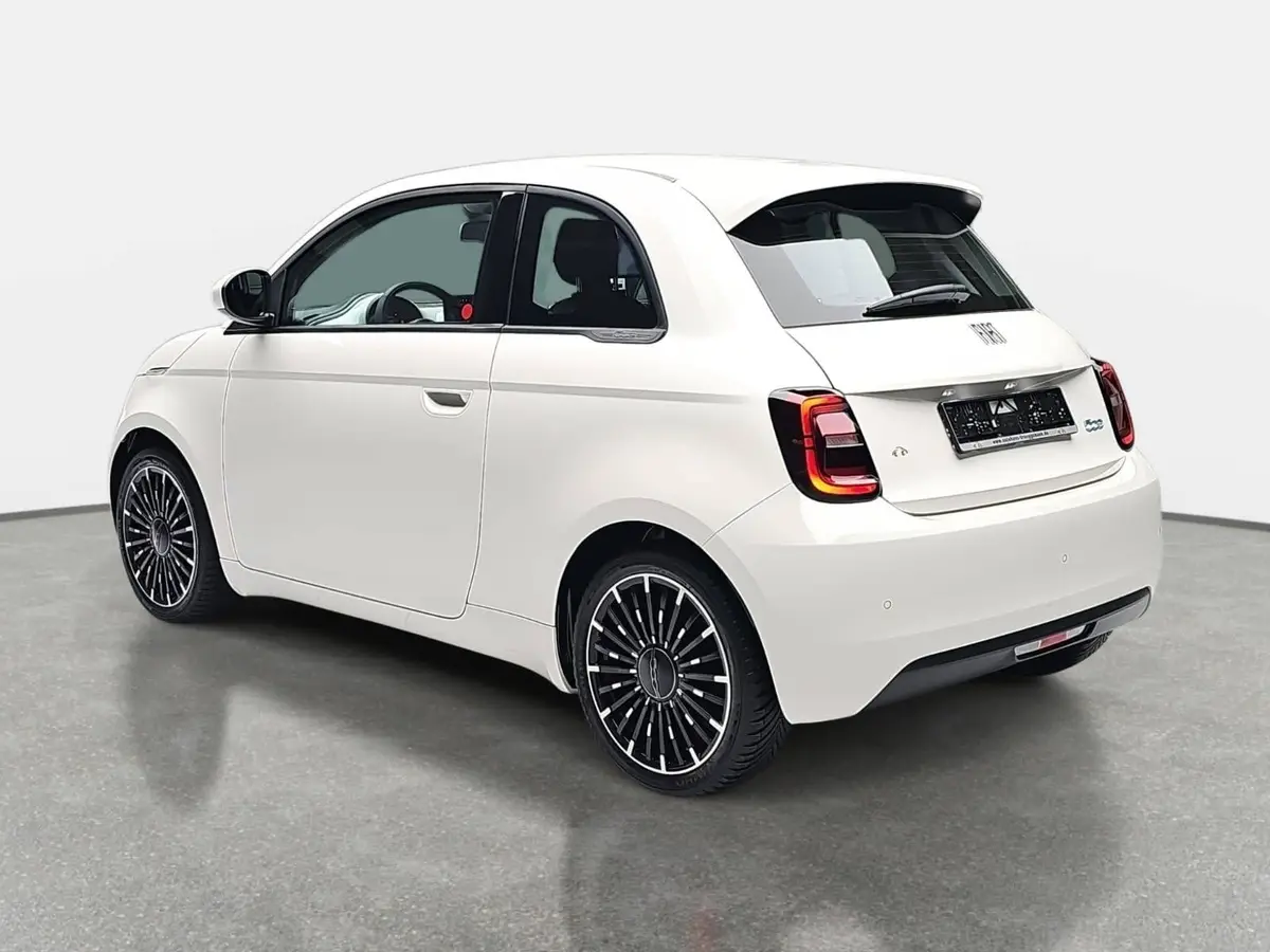 FIAT 500E ELEKTRO 42 KWH 3+1 ICON NAVI KLIMA DAB APPLE/ANDROID LM