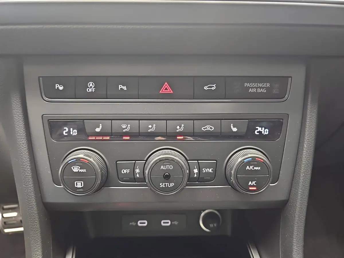 CUPRA ATECA 1.5 TSI DSG NAVI LED ACC LEDER AHK LM19