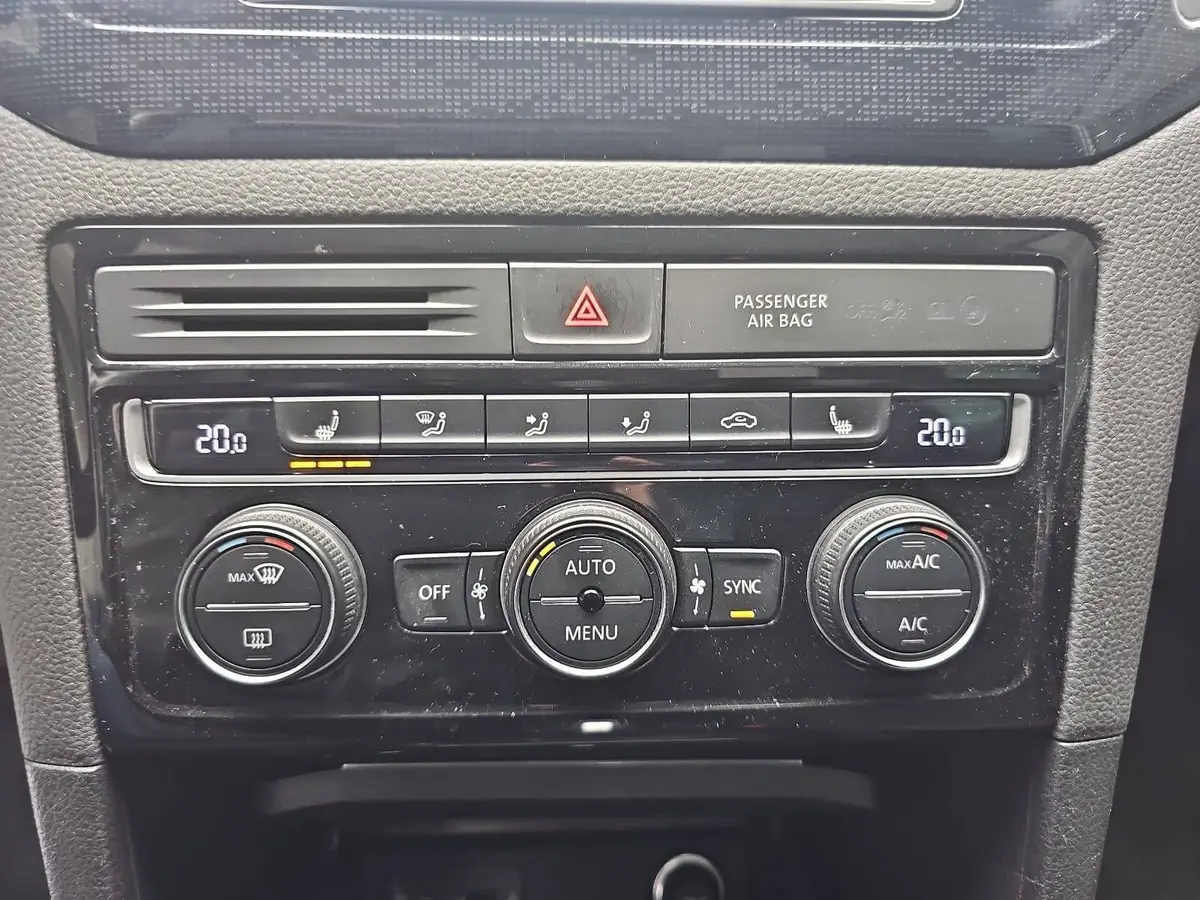 VW GOLF VII SPORTSVAN 1.4 TSI DSG SOUND NAVI AHK