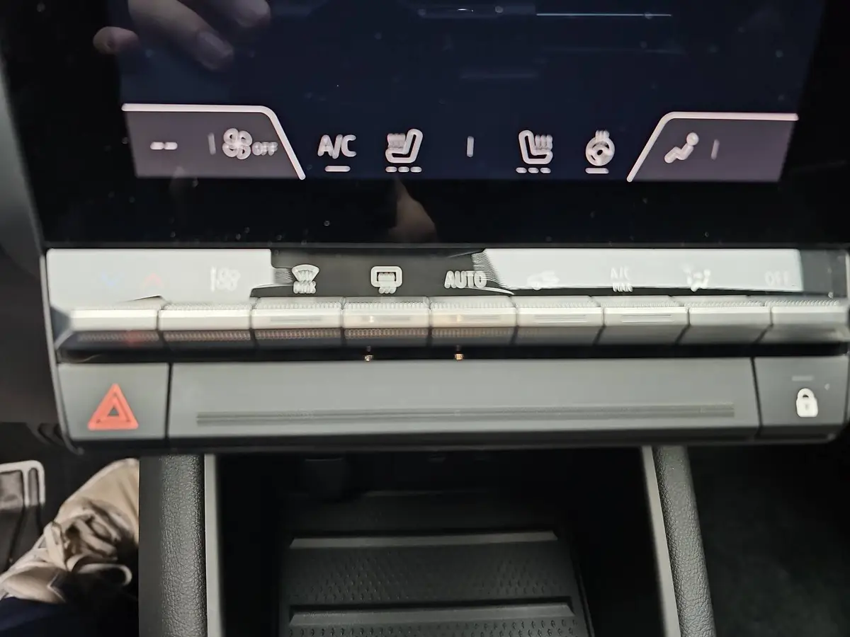 RENAULT CAPTUR II 1.3 TCE 160 EDC TECHNO LED KLIMA DAB KAMERA LM1