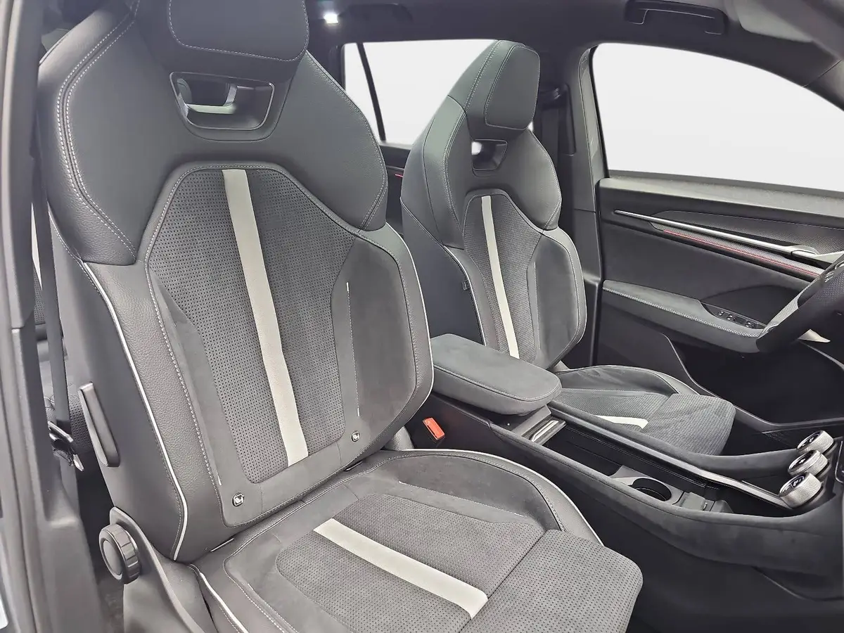 SKODA KODIAQ 1.5 TSI DSG IV PHEV SPORTLINE AHK PANO LM