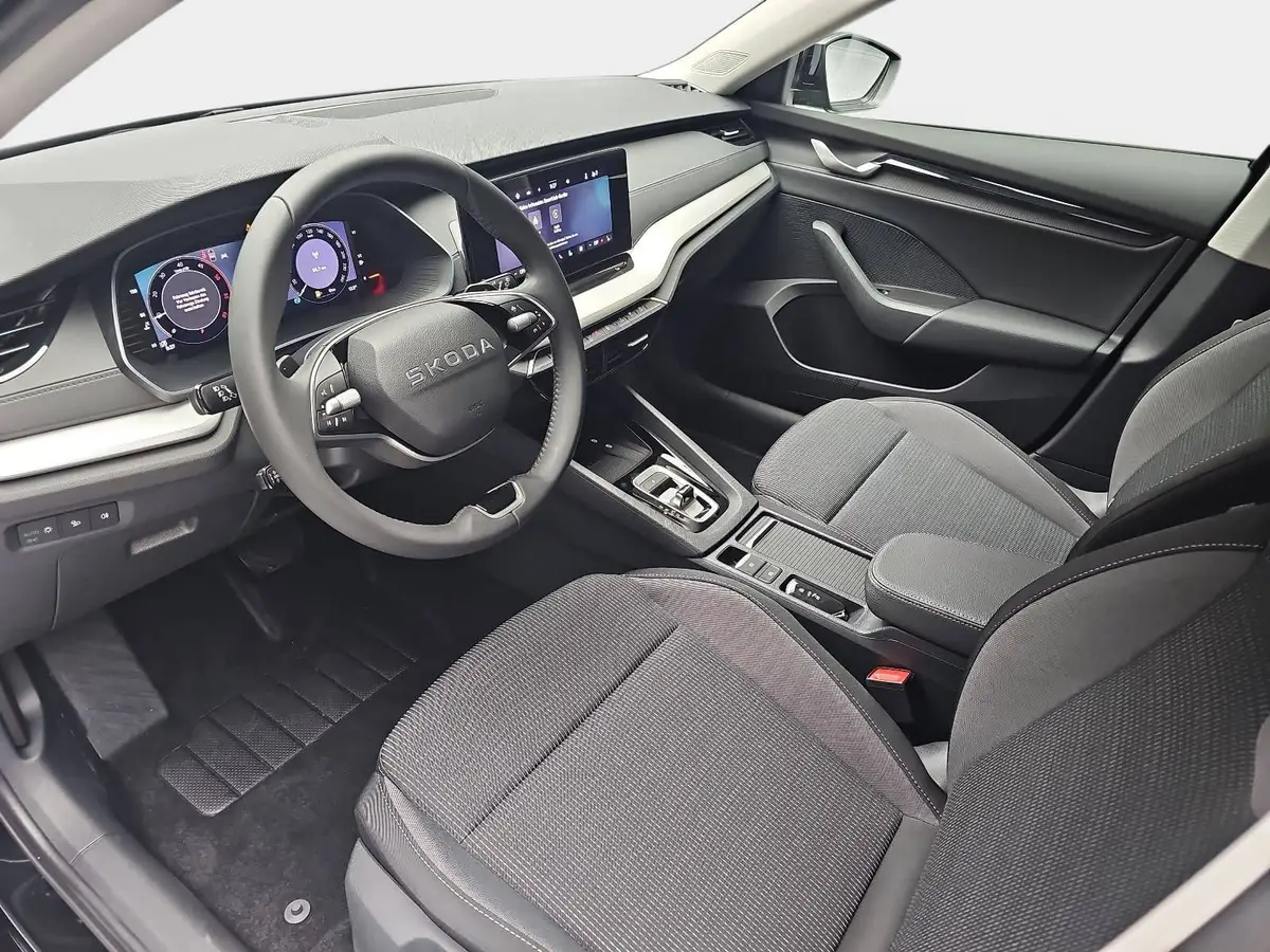 SKODA OCTAVIA COMBI 2.0 TDI DSG SELECTION AHK LM