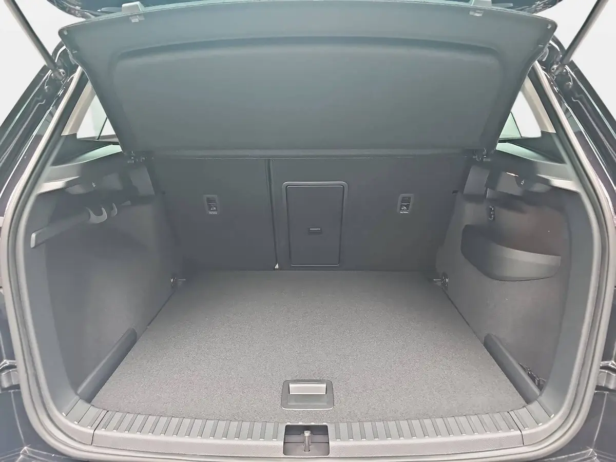 SKODA KAROQ 1.5 TSI DSG SELECTION GRA AHK WINTER