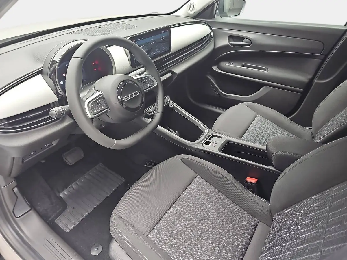 FIAT 600 1.2 T3 HYBRID DCT BUSINESS EDITION MJ26 ALLWETTERREIFEN