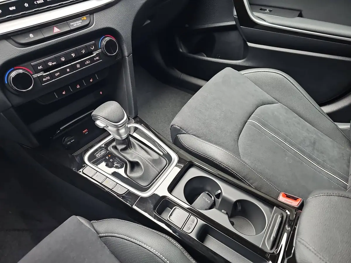 KIA XCEED 1.6 T-GDI 180 DCT GT-LINE MJ26 LEDER GLASDACH