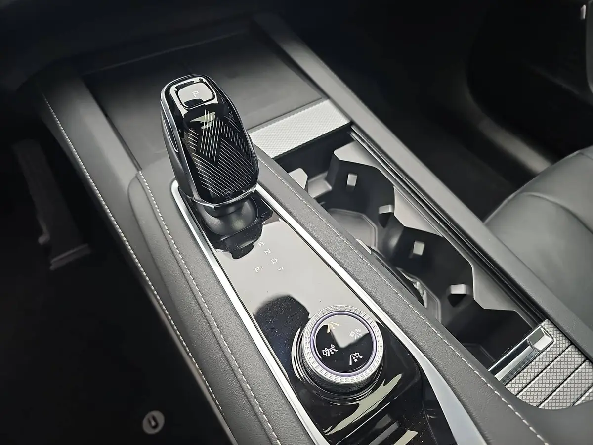 MG S9 PLUG-IN-HYBRID MY26 PREMIUM