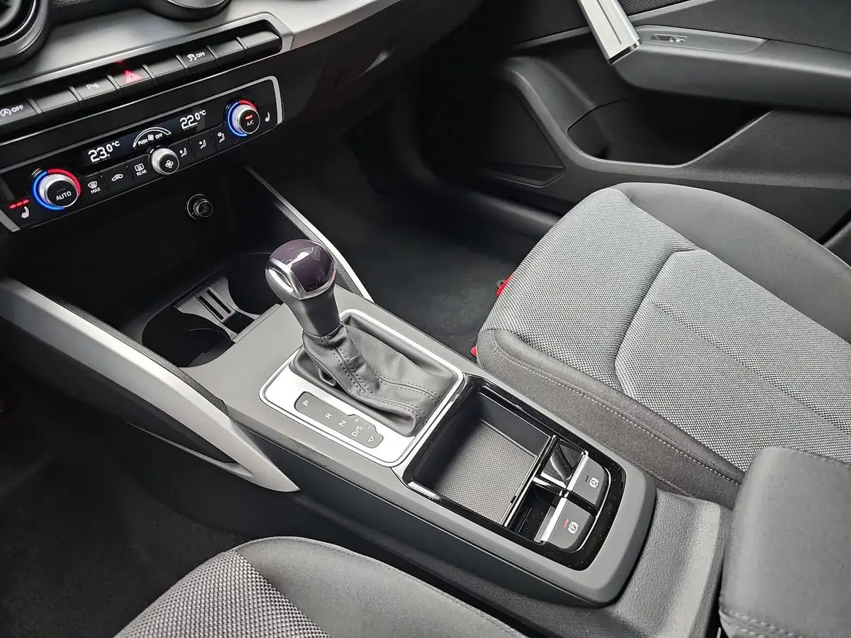 AUDI Q2 35 TFSI S-TRONIC S LINE NAVI LED ACC EL.HECKKL. WI