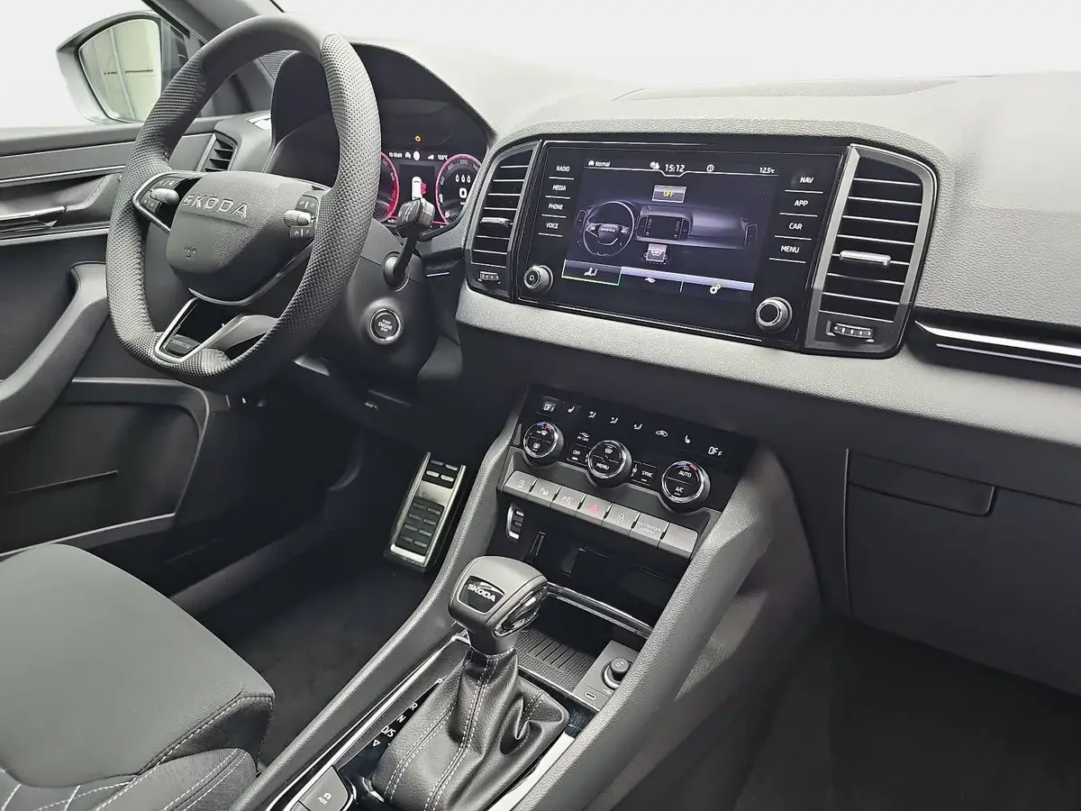 SKODA KAROQ 1.5 TSI DSG SPORTLINE NAVI LED-MATRIX PANO CANTON