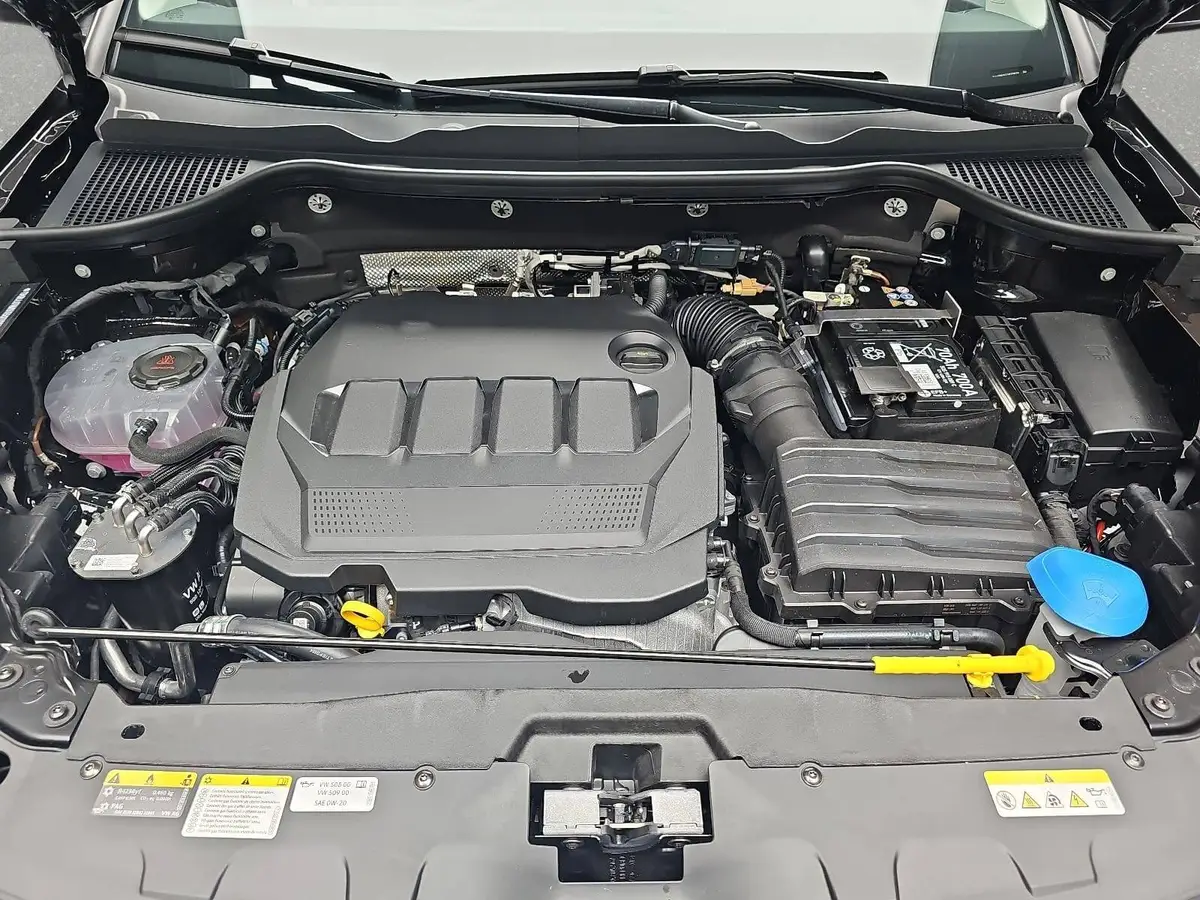 SKODA KAROQ 2.0 TDI DSG DRIVE NAVI LED AHK LM