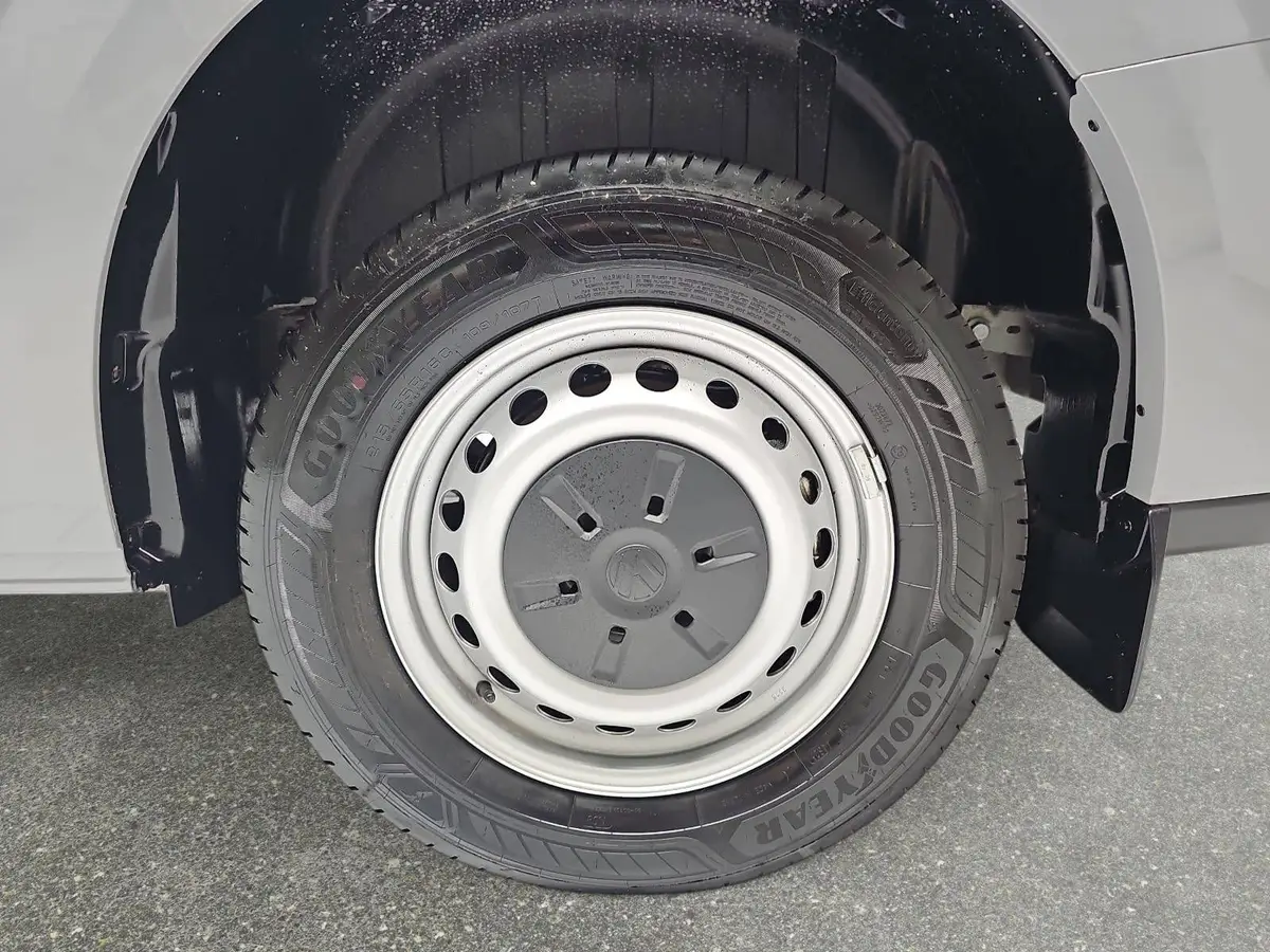 VW T7 TRANSPORTER 2.0 TDI DSG KASTEN L2H1 LED