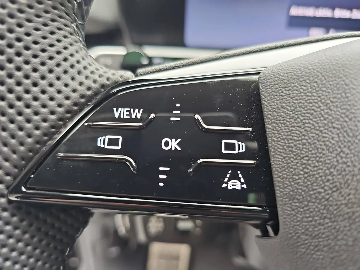 AUDI Q3 TDI S-TRONIC S-LINE NAVI LED-PLUS PANO