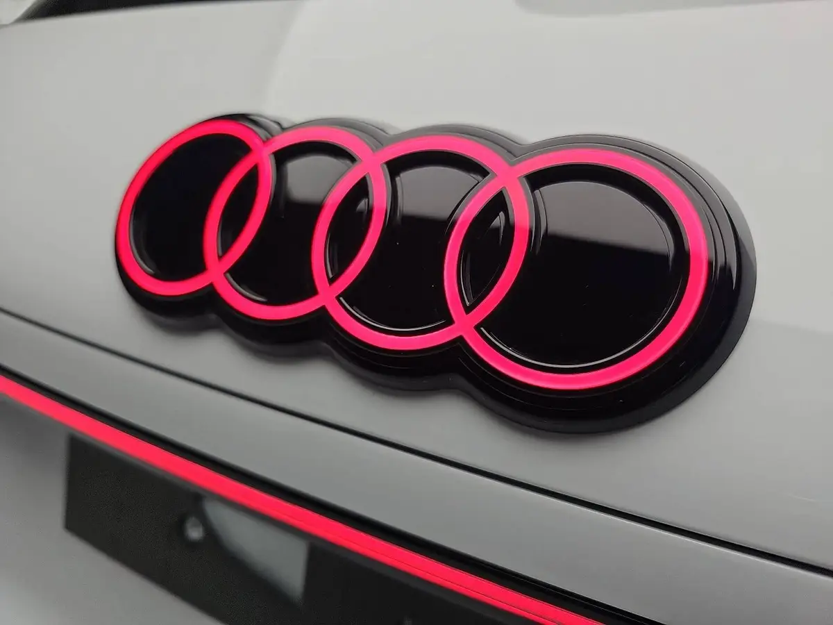 AUDI Q3 TFSI S-TRONIC S-LINE NAVI LED-PLUS PANO