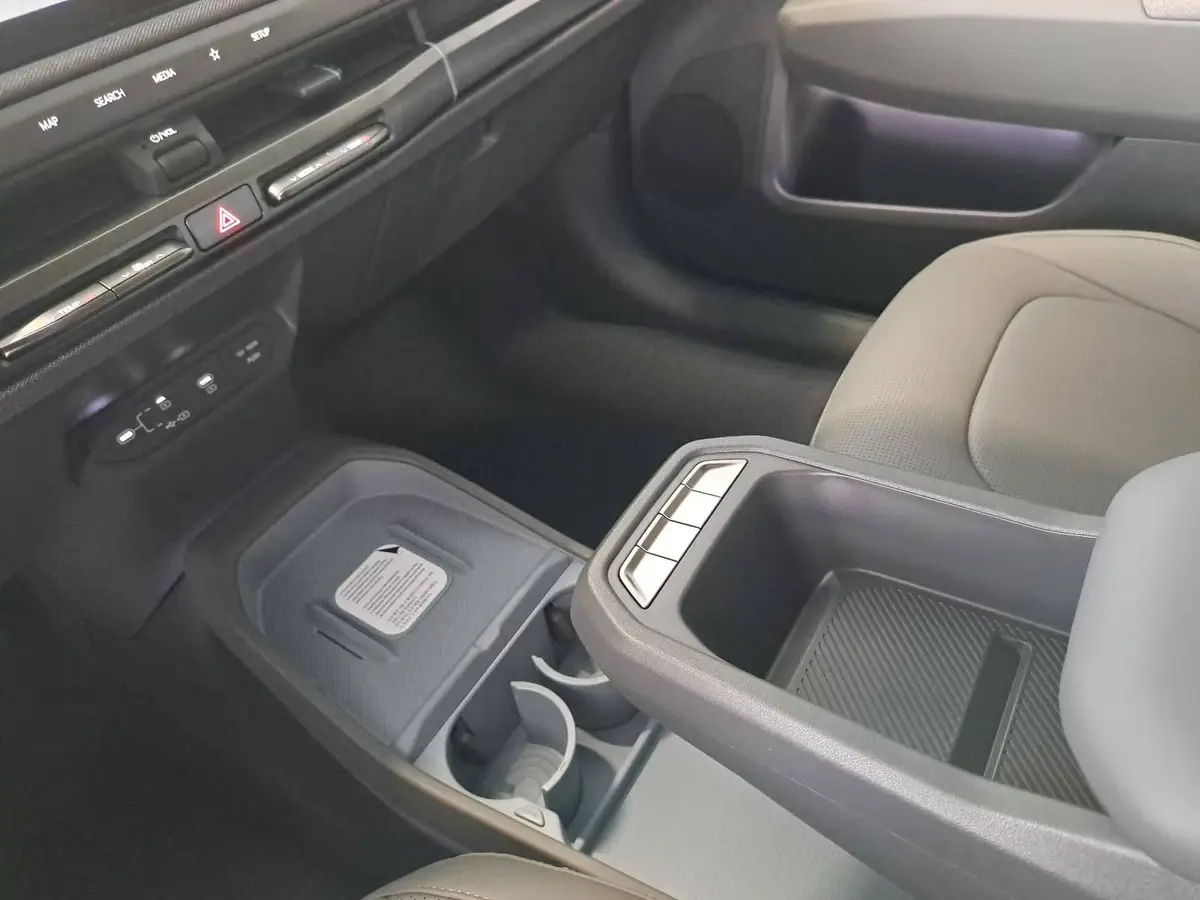 KIA EV3 81.4 KWH EARTH MJ26 WINTER-CONNECT BUSINESS UPGRADE DRIVEWISE-PARK