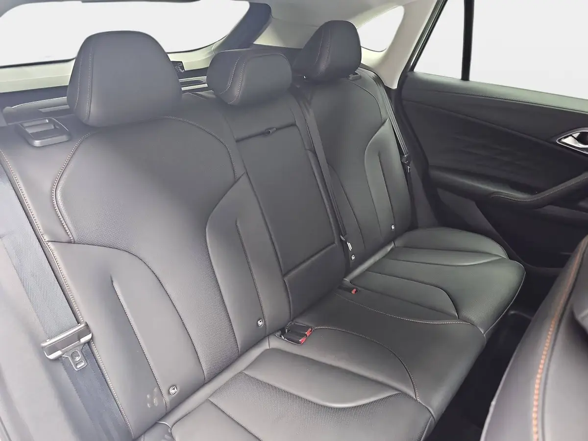 MG HS 1.5 PLUG-IN-HYBRID MY25.5 LUXURY LEDER 360-GRAD-KAMERA 19-ZOLL-LM