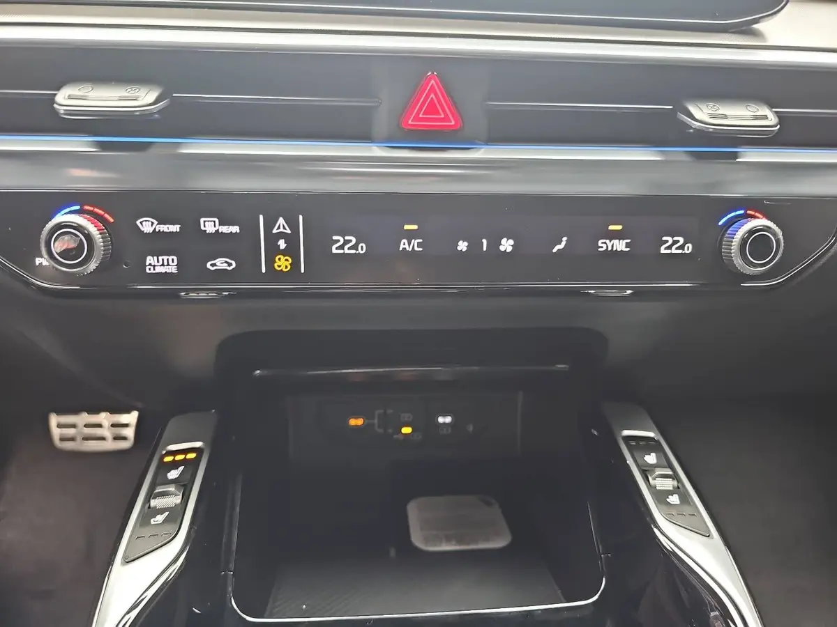 KIA SORENTO 2.2 CRDI AWD DCT8 PLATINUM LEDER NAPPA PREMIUM GLASDACH AHK