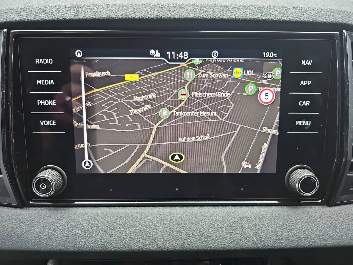 SKODA KAROQ 1.5 TSI DSG SELECTION NAVI LED ACC WINTER KAMERA A