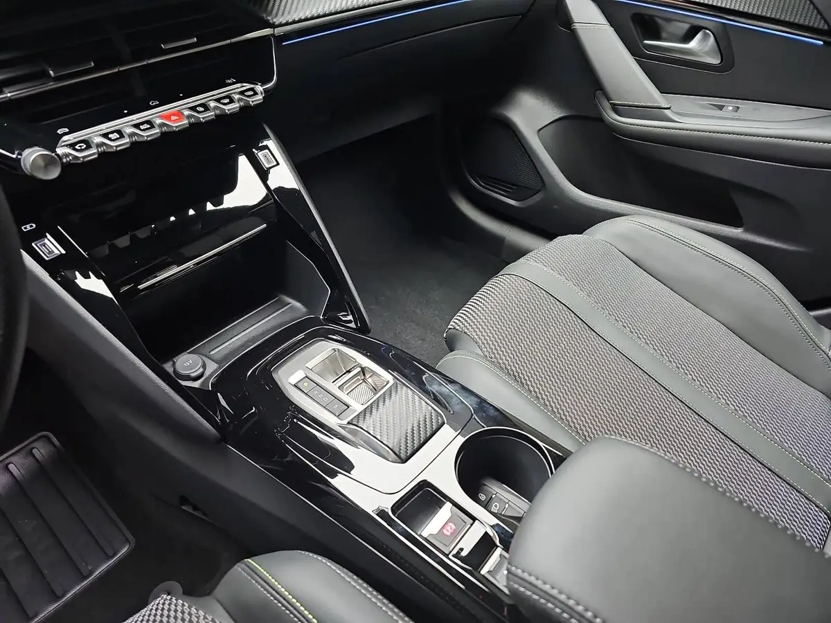 PEUGEOT 208 1.2 HYBRID 110 E-DSC6 GT KLIMA LED MIRROR-SCREEN K