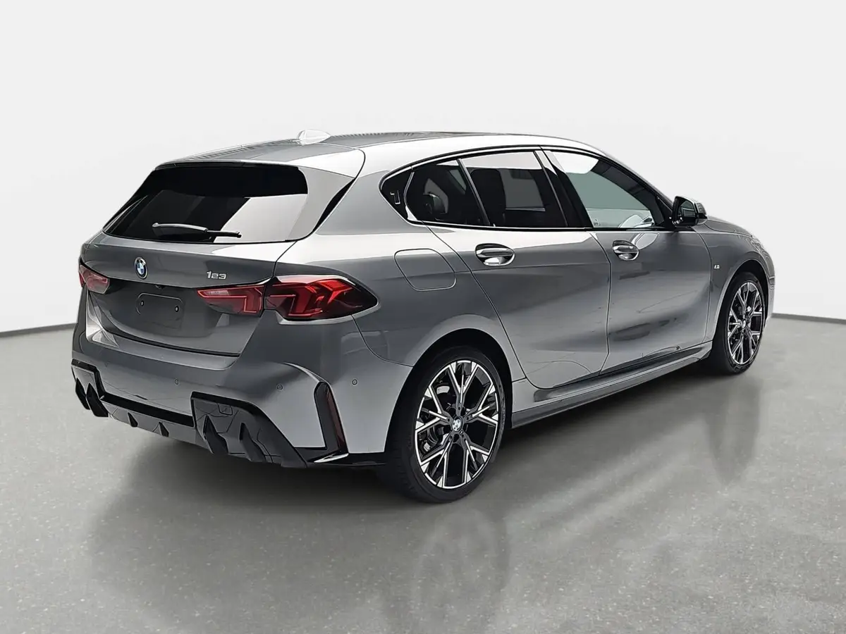 BMW 123 I AUTO. M SPORT NAVI LED DRIVING+P-ASSIST H+K KAM