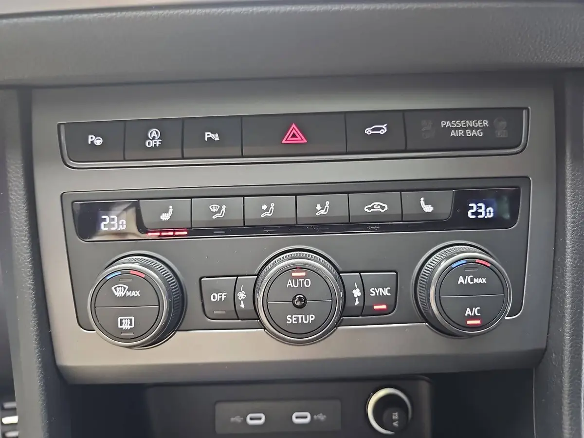 CUPRA ATECA 1.5 TSI DSG NAVI LED ACC PANO EL.HECKKLAPPE WINTER