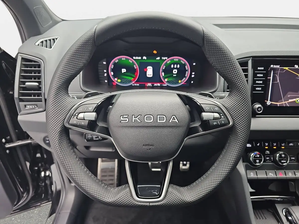 SKODA KAROQ 2.0 TSI DSG SPORTLINE 4X4 AHK PANO