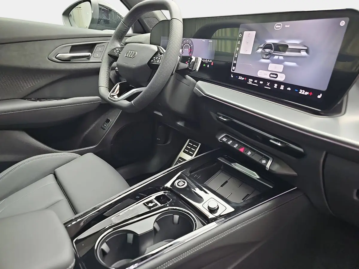 AUDI Q3 TFSI S-TRONIC S-LINE NAVI LED-PLUS PANO